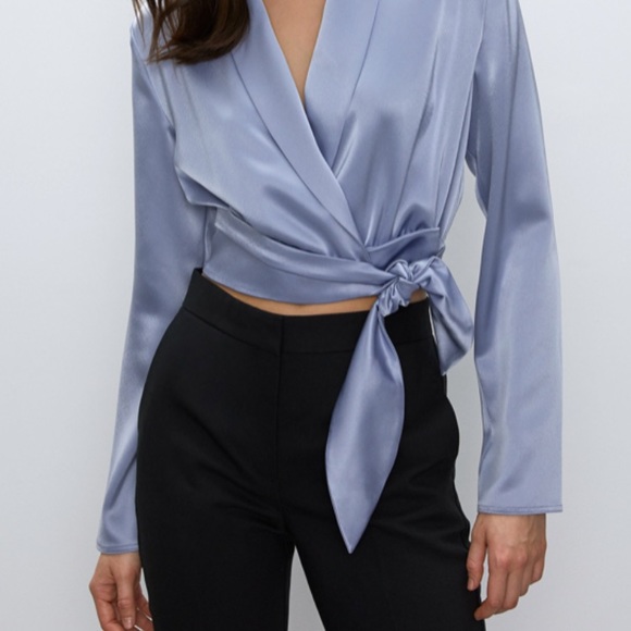 Aritzia Tops - Babaton Davis Blouse from Aritzia, Size M